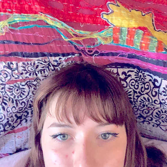 Meet your Posher, Olivia - Picture 1 of 1